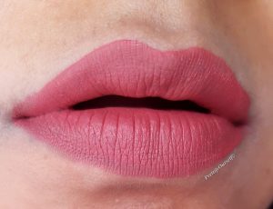texture of lakme absolute matte meltliquid lipstick