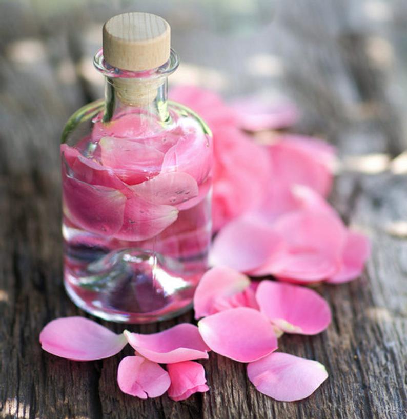 5 unique uses of rose water
