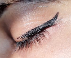 how to use nykaa wing in a blink eyeliner
