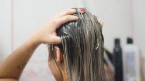 dry hair with oily scalp