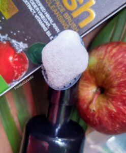 texture of WOW Apple Cider Vinegar Foaming Face Wash with the built-in brush