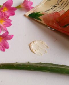texture of moha foot care cream