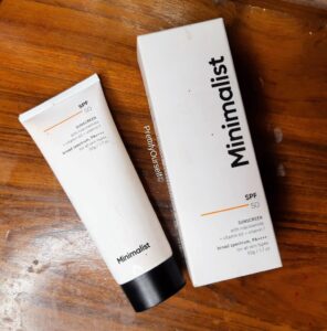 minimalist sunscreen spf 50 packaging